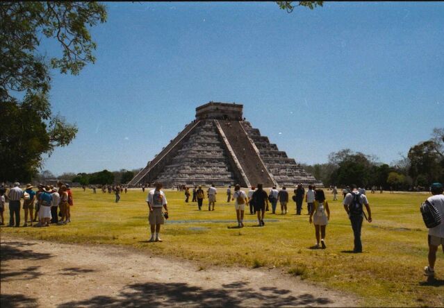 Chichen Itza MayaPiramide Mexico 1998