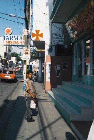 Dominican Republic  -boy in seach from work ?